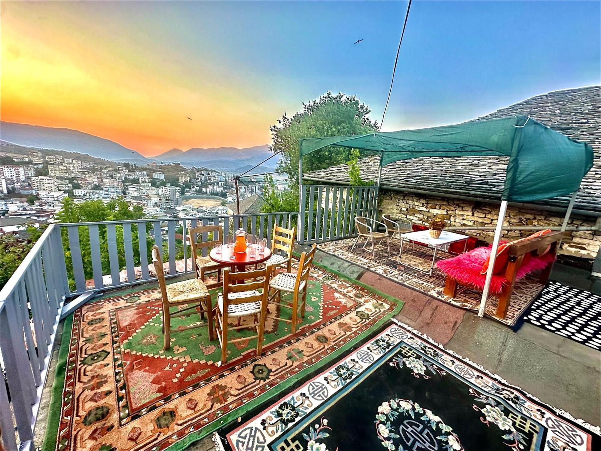 Grandpas House Hotel Gjirokastër Eksteriør billede