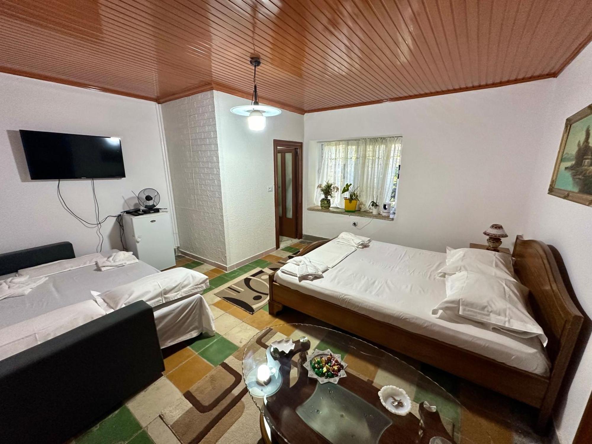 Grandpas House Hotel Gjirokastër Eksteriør billede
